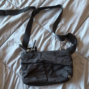 Lululemon Black Crossbody Bag (HIP TO BE FREE CROSSBODY)